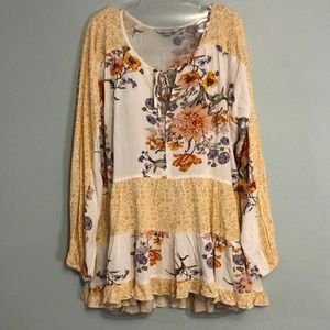 American Eagle Flowy Blouse Size M